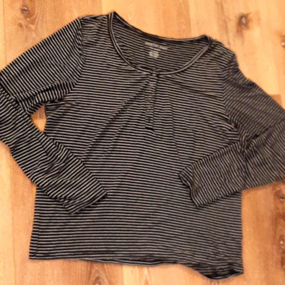 American Eagle Soft & Sexy Long Sleeve Henley